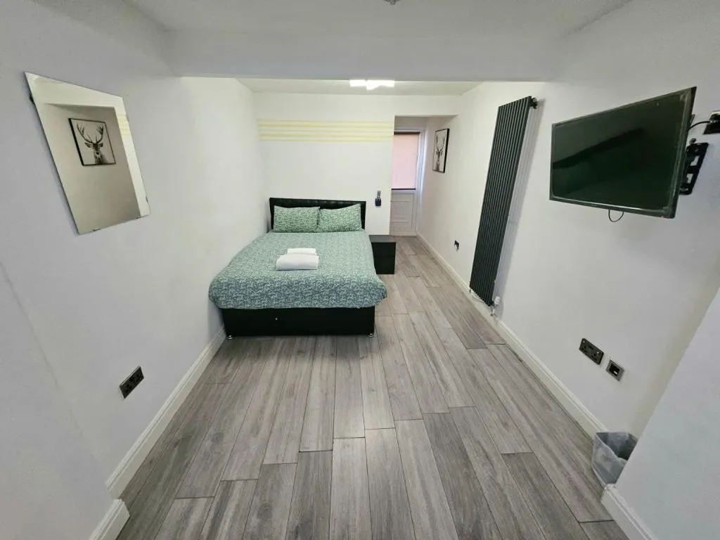 Rostron Avenue, Manchester, M12, photo 18