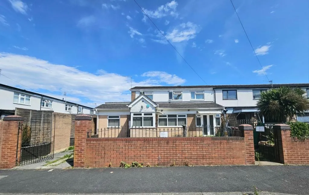 7 bed house for sale, Rostron Avenue, Manchester, M12