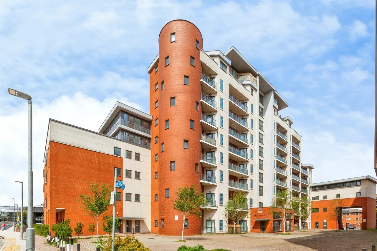 1 bed flat for sale, Grays Place, Slough, SL2