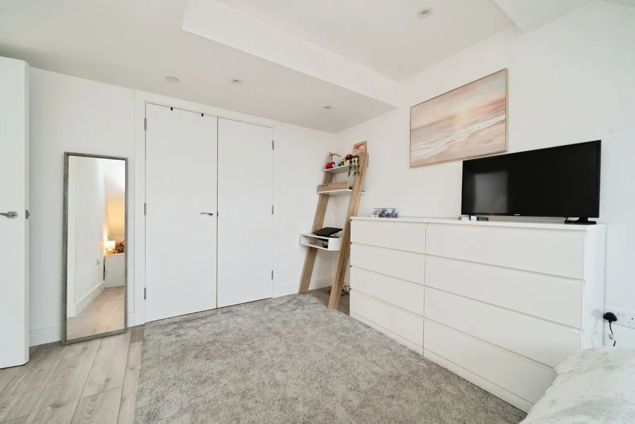 High Street, Leatherhead, KT22, photo 12
