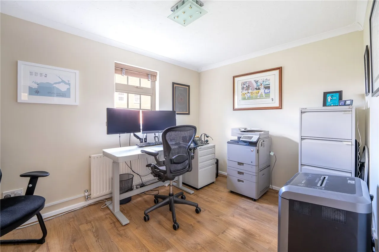 Park Crescent, Twickenham, TW2 6NT, photo 16