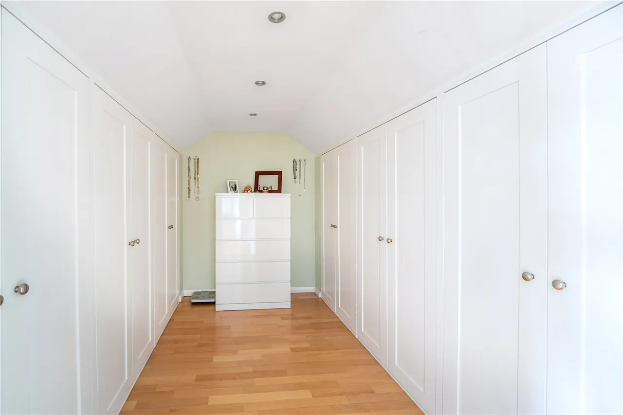 Park Crescent, Twickenham, TW2 6NT, photo 14