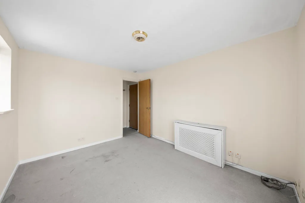 Rabournmead Drive, Northolt, UB5, photo 4
