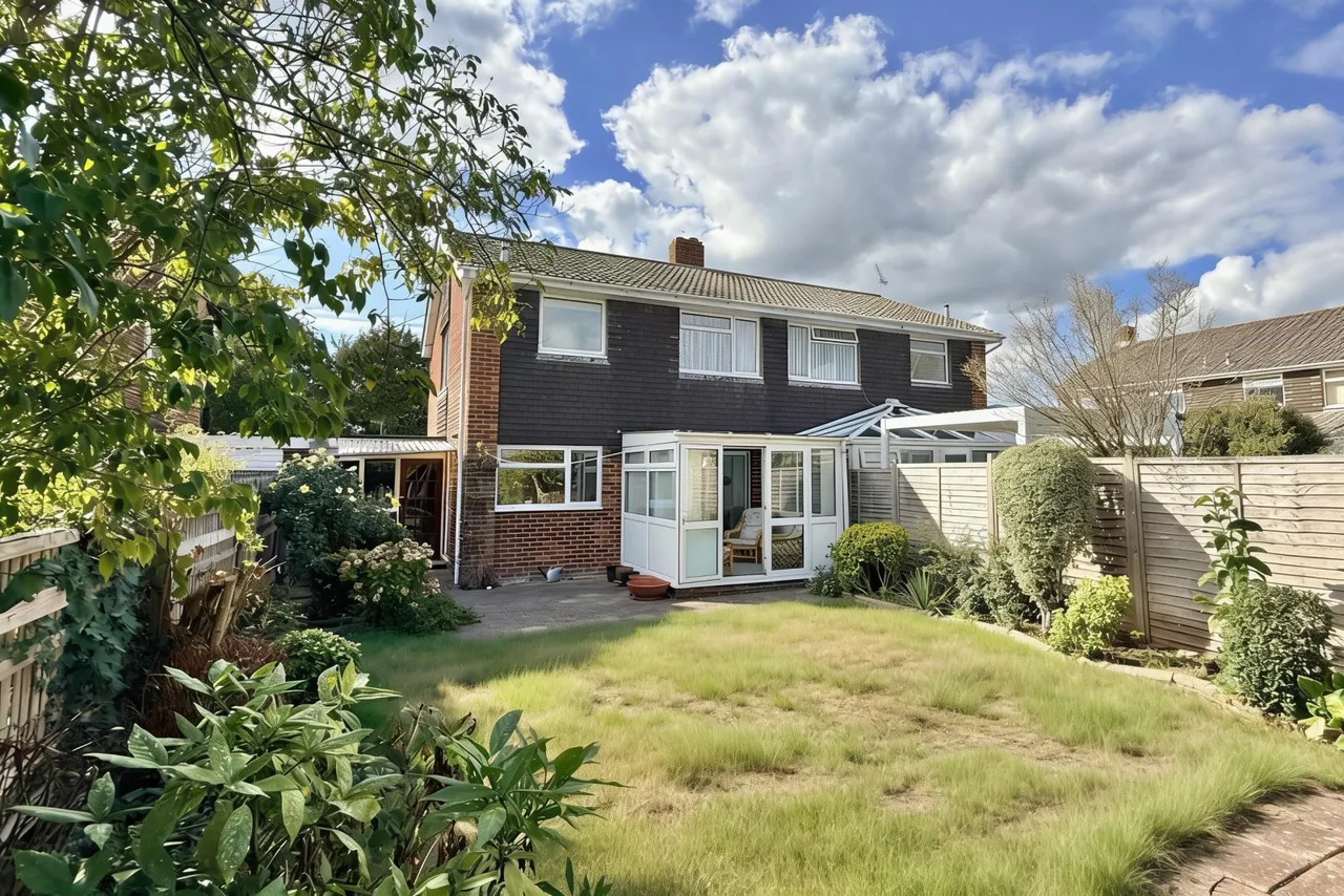 3 bed property for sale, Gardner Road, Ringwood, BH24