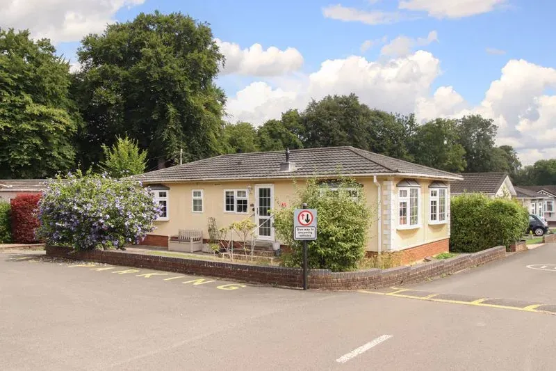 Chesham Road, Wigginton, Hertfordshire, HP23 6JF, photo 10