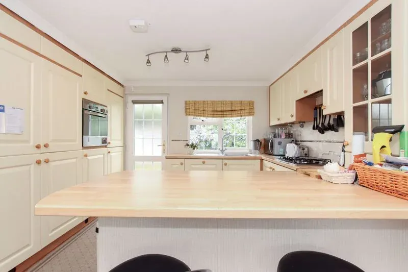 Chesham Road, Wigginton, Hertfordshire, HP23 6JF, photo 13
