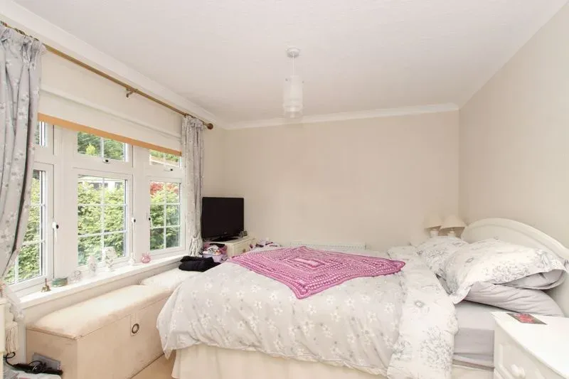 Chesham Road, Wigginton, Hertfordshire, HP23 6JF, photo 6