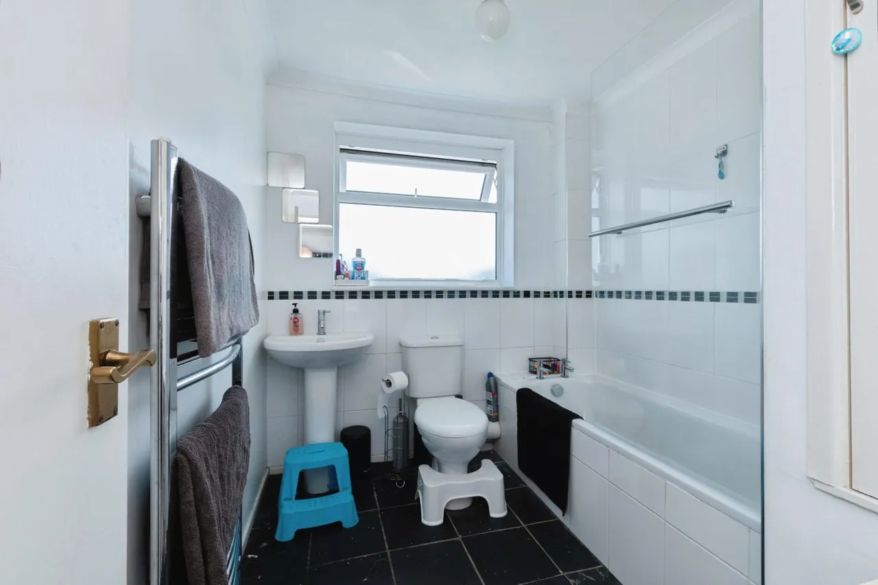 Bronte Avenue, Christchurch, BH23, photo 18