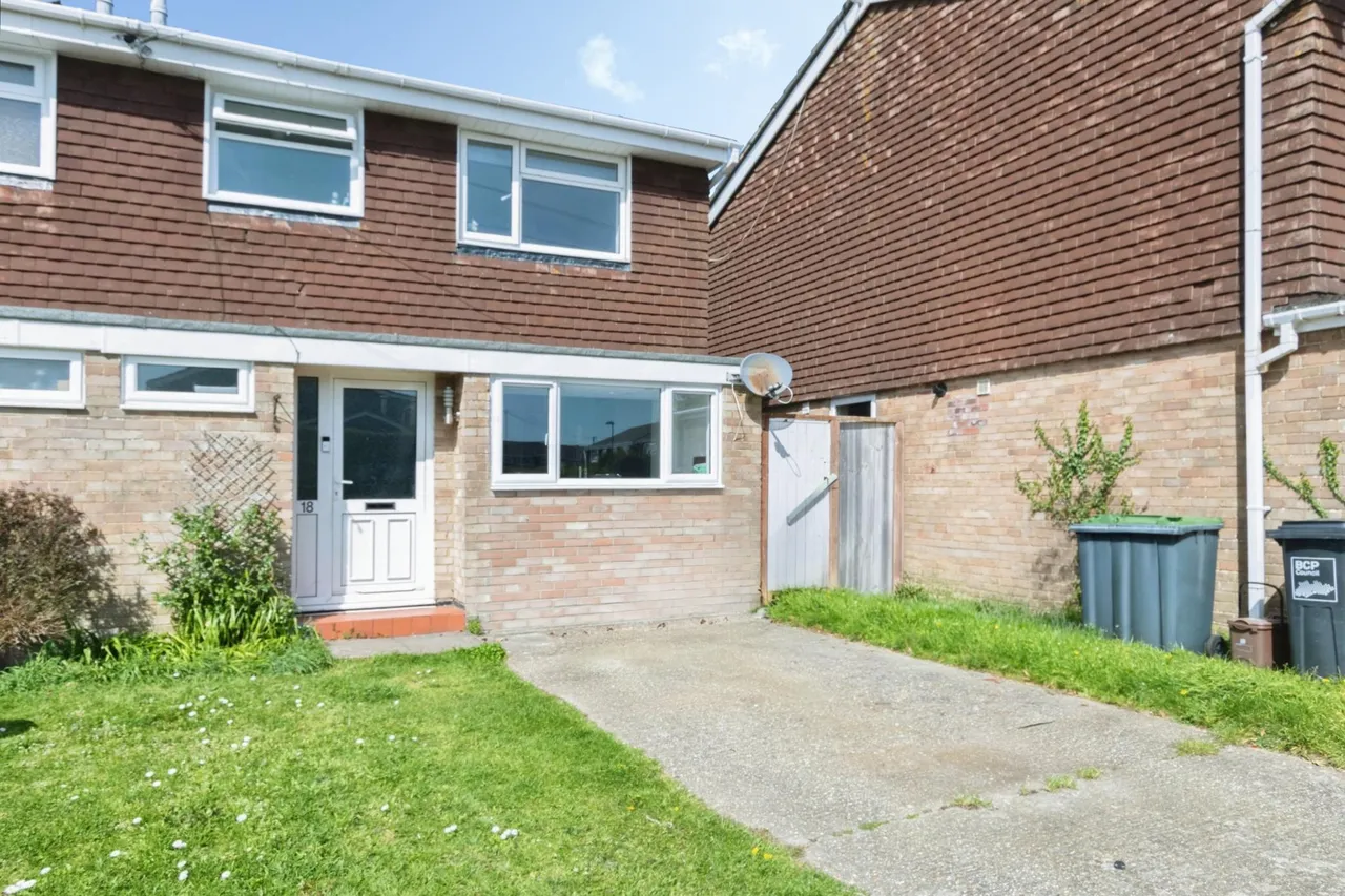 3 bed house for sale, Bronte Avenue, Christchurch, BH23
