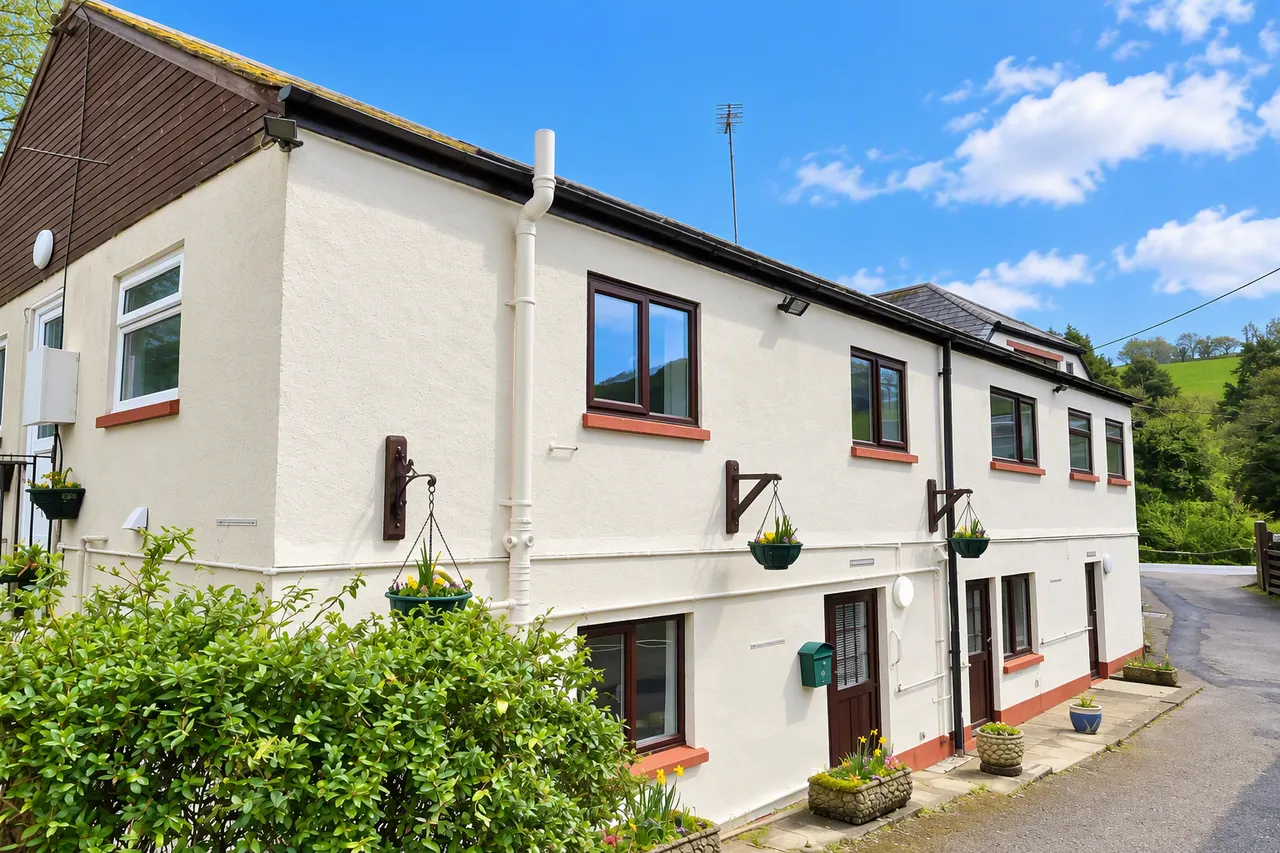 2 bed house to rent, The Old Mill, Hessenford, PL11
