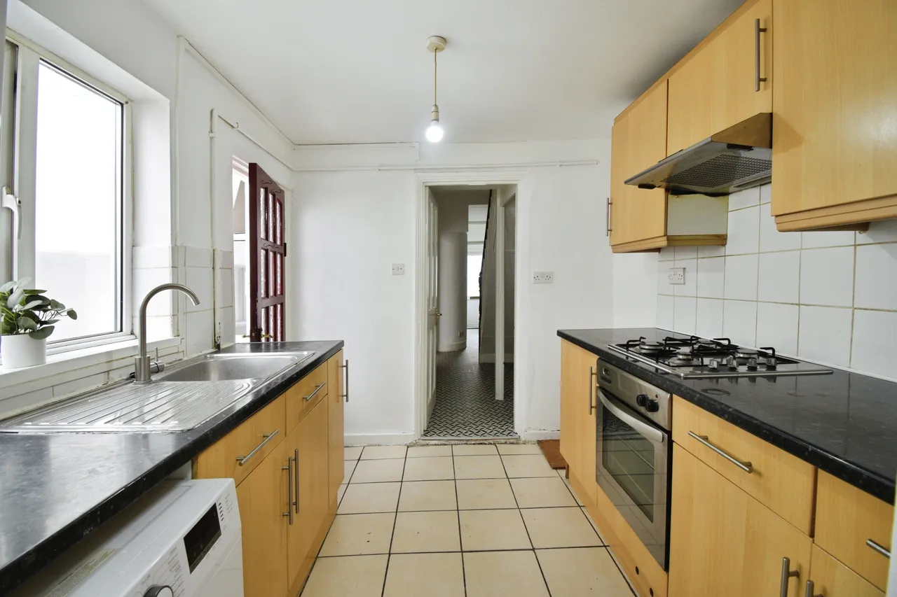 Fentons Avenue, London, E13, photo 5