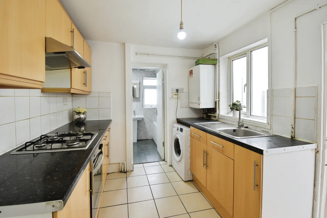 Fentons Avenue, London, E13, photo 4