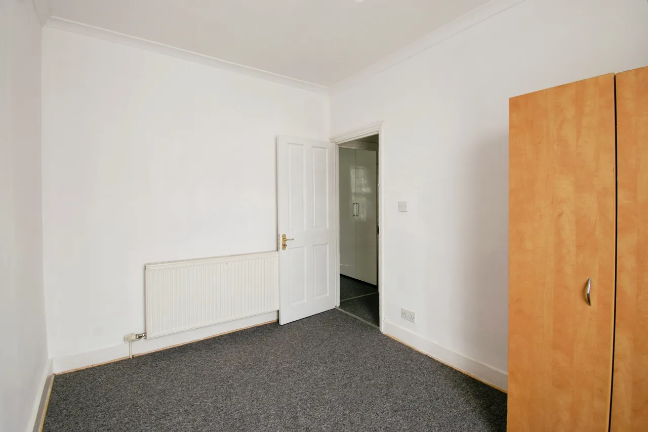Fentons Avenue, London, E13, photo 16
