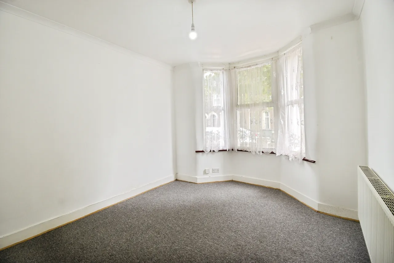 Fentons Avenue, London, E13, photo 9