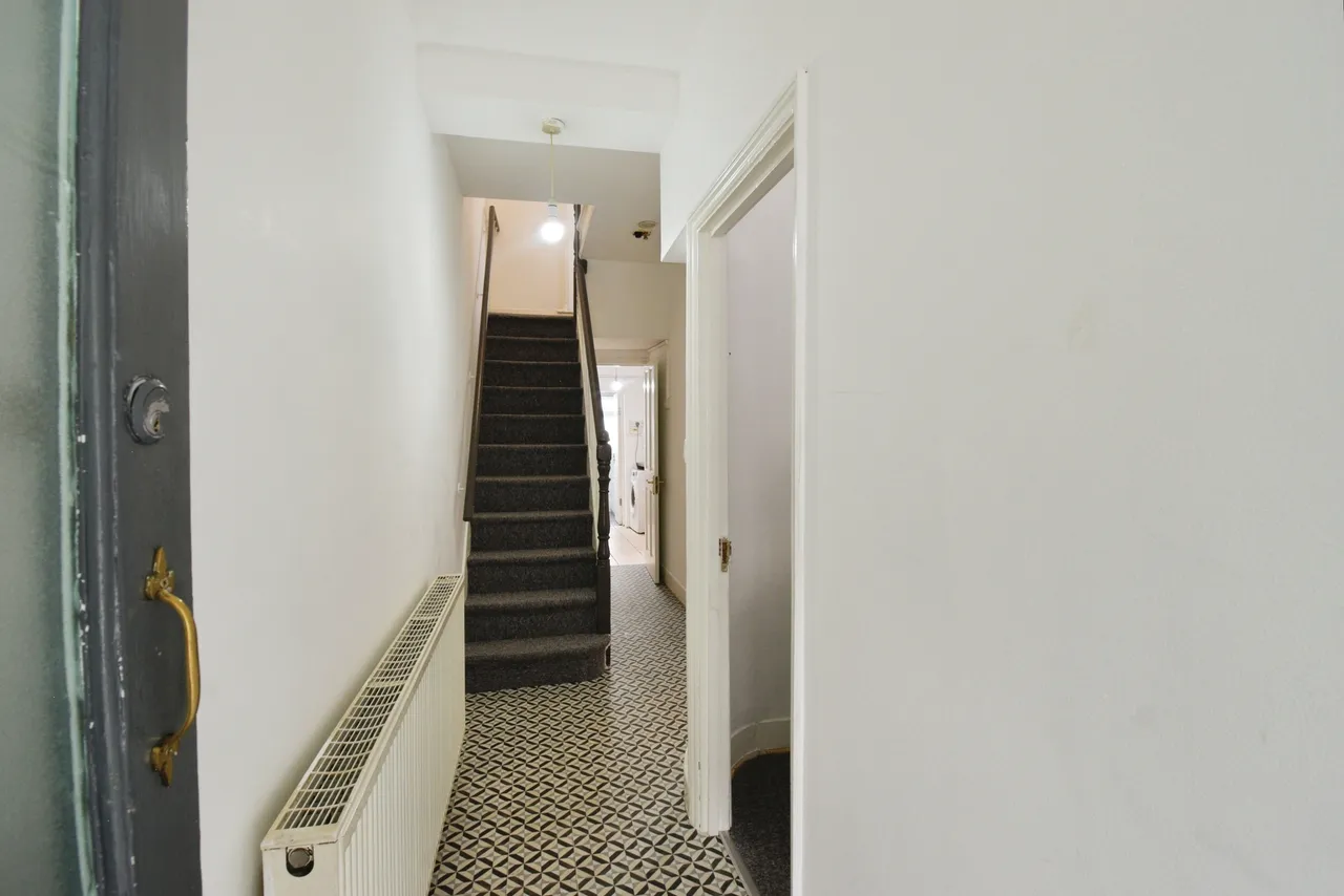 Fentons Avenue, London, E13, photo 7
