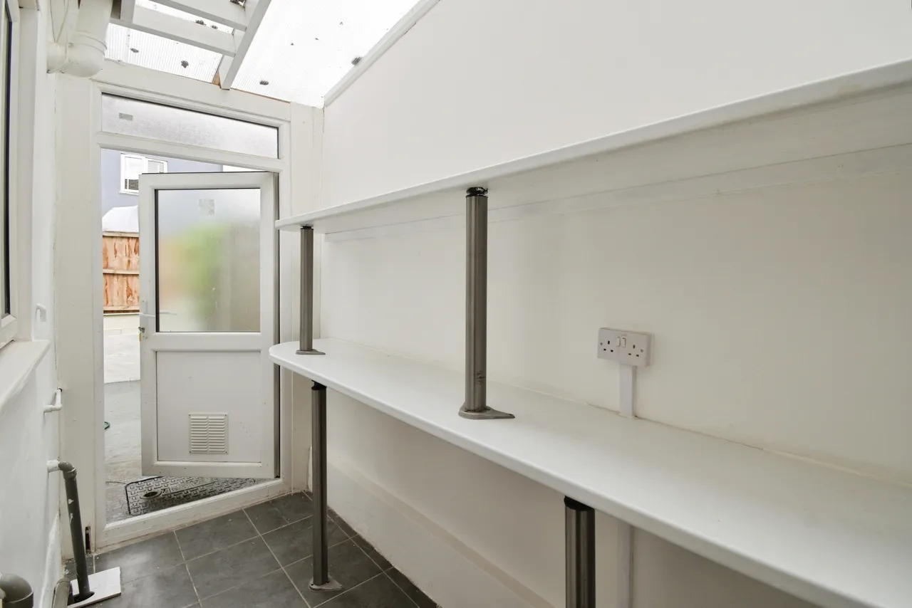 Fentons Avenue, London, E13, photo 6
