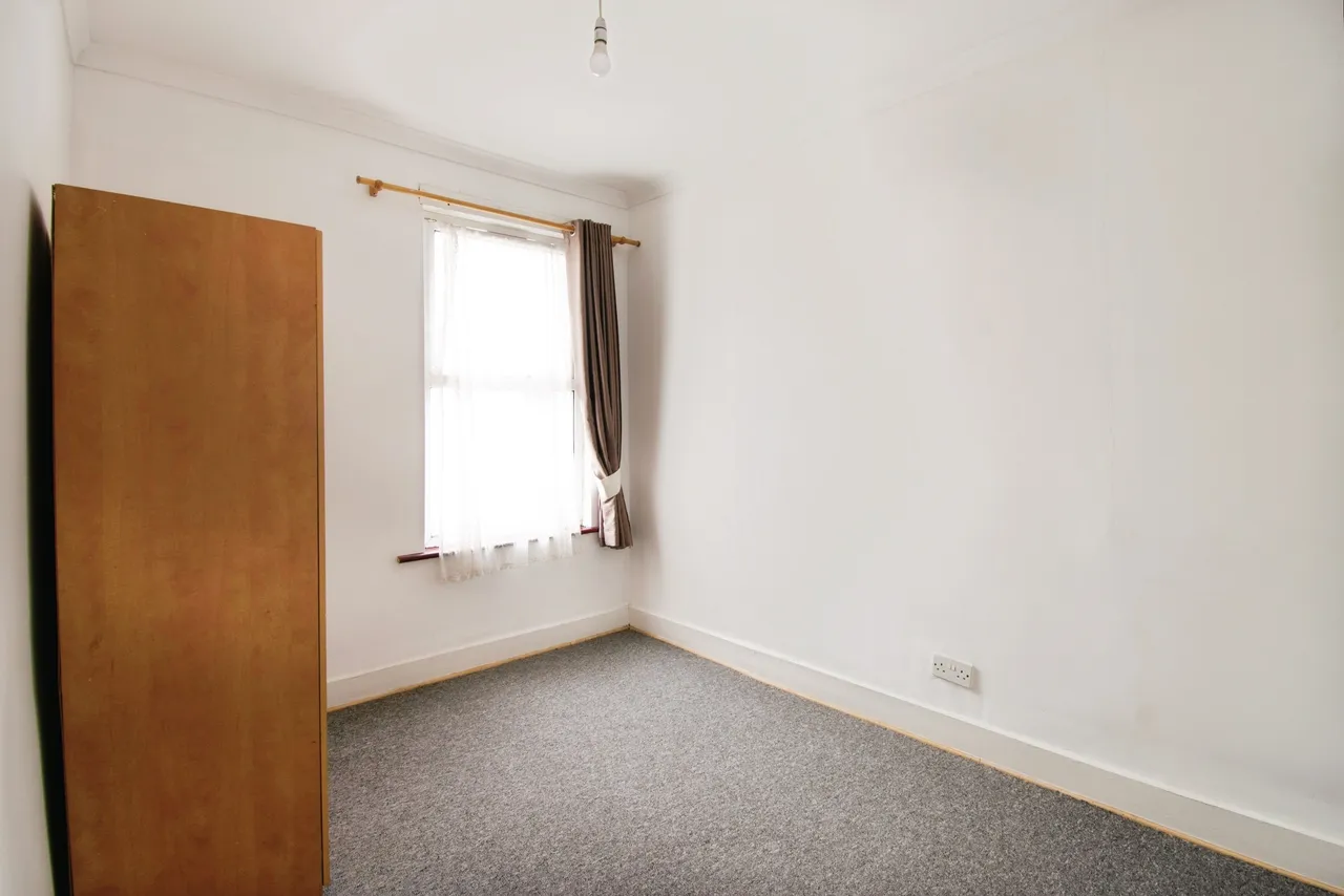 Fentons Avenue, London, E13, photo 17
