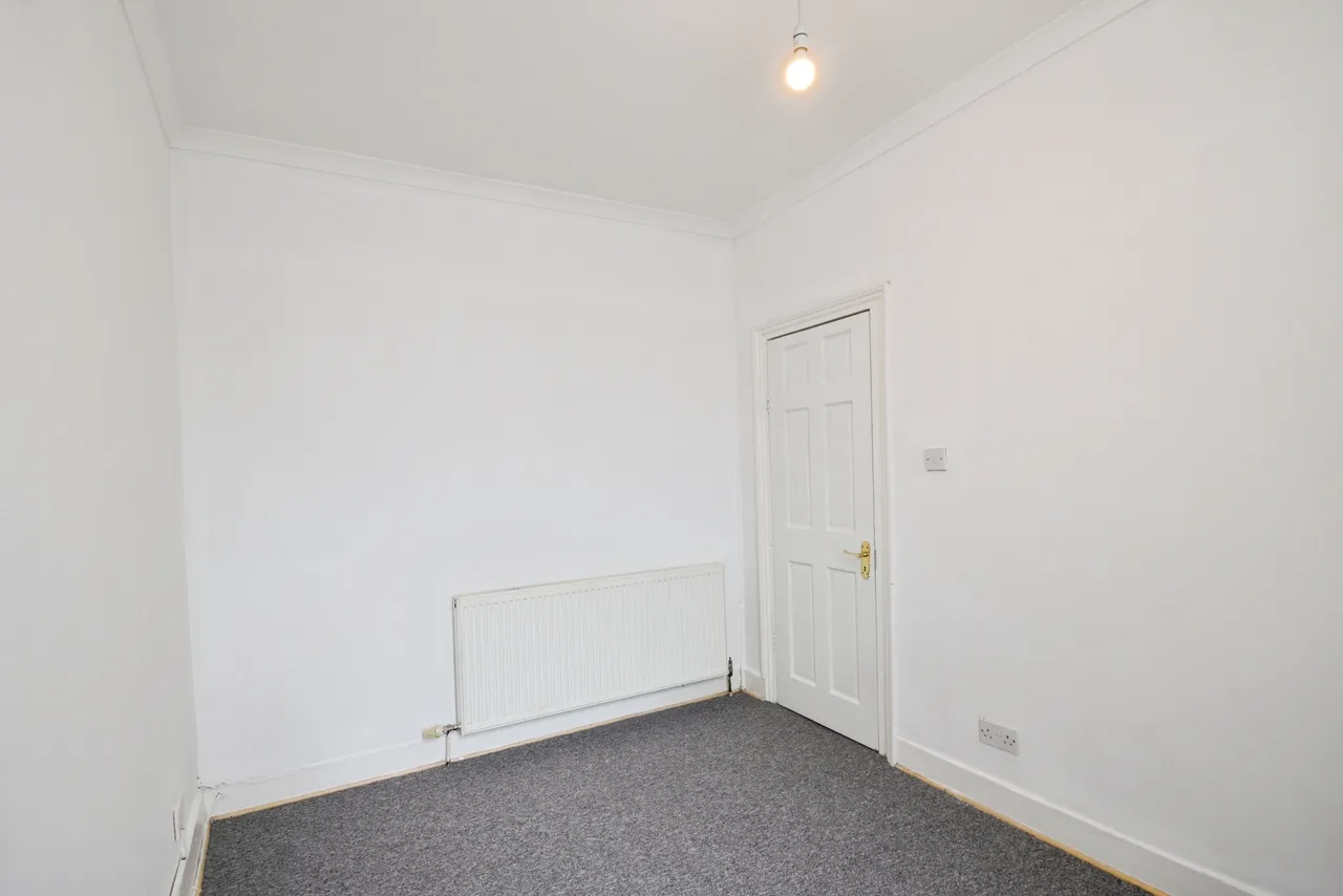 Fentons Avenue, London, E13, photo 11