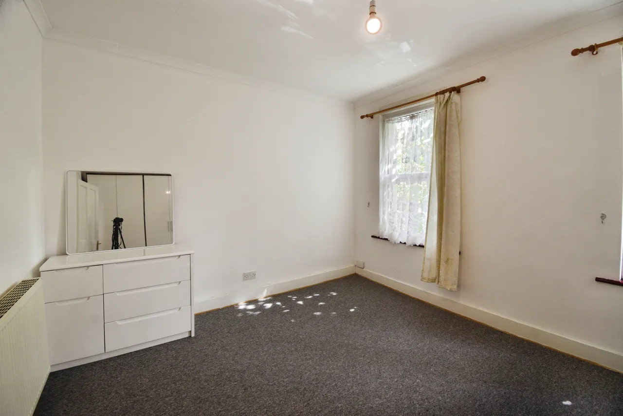 Fentons Avenue, London, E13, photo 18