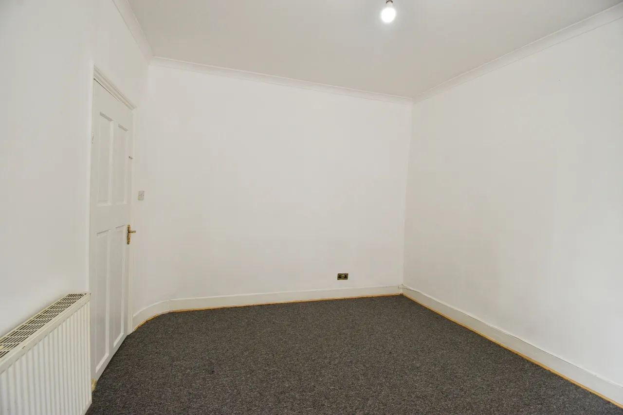 Fentons Avenue, London, E13, photo 12