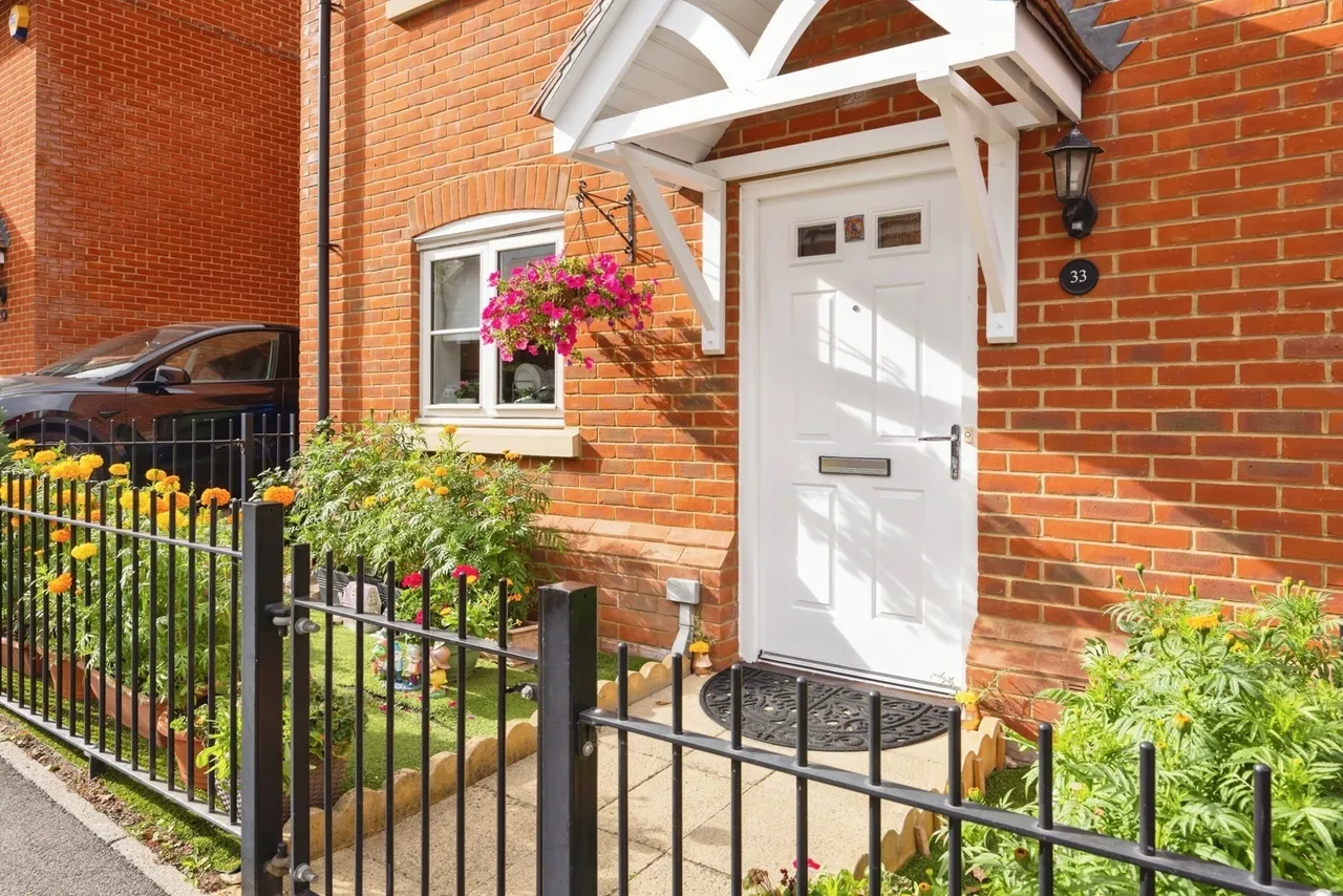 Scarlett's Road, Wellesley, GU11, photo 14