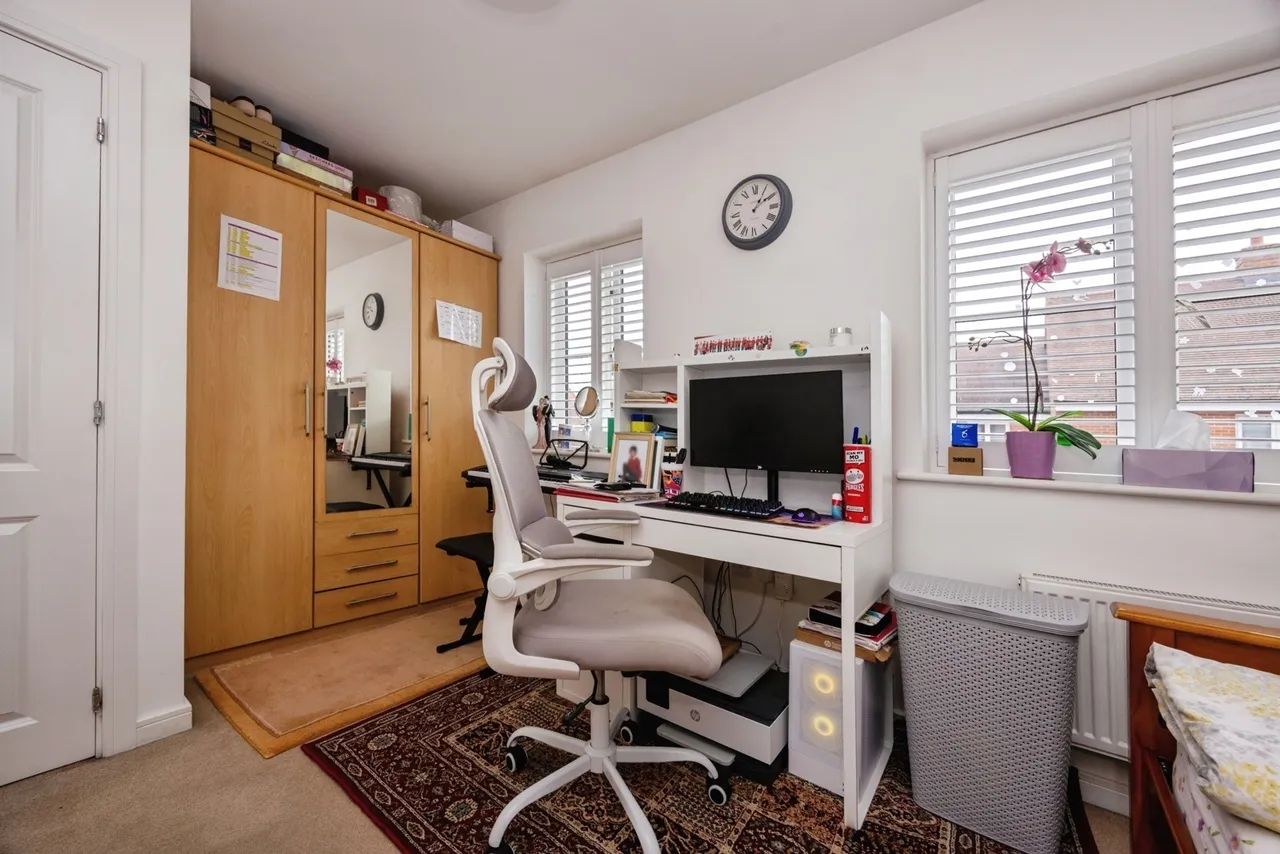 Scarlett's Road, Wellesley, GU11, photo 25