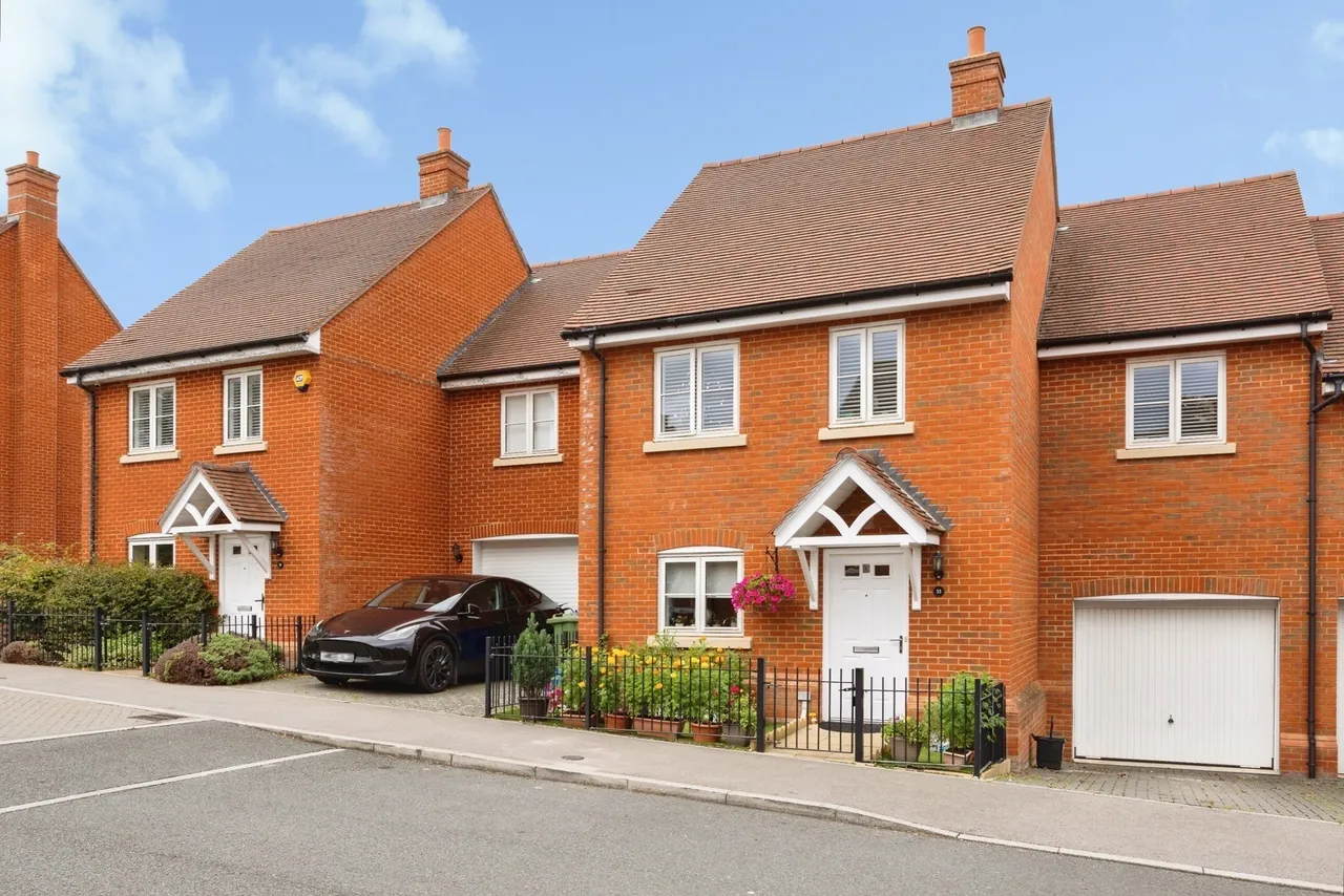4 bed house for sale, Scarlett's Road, Wellesley, GU11