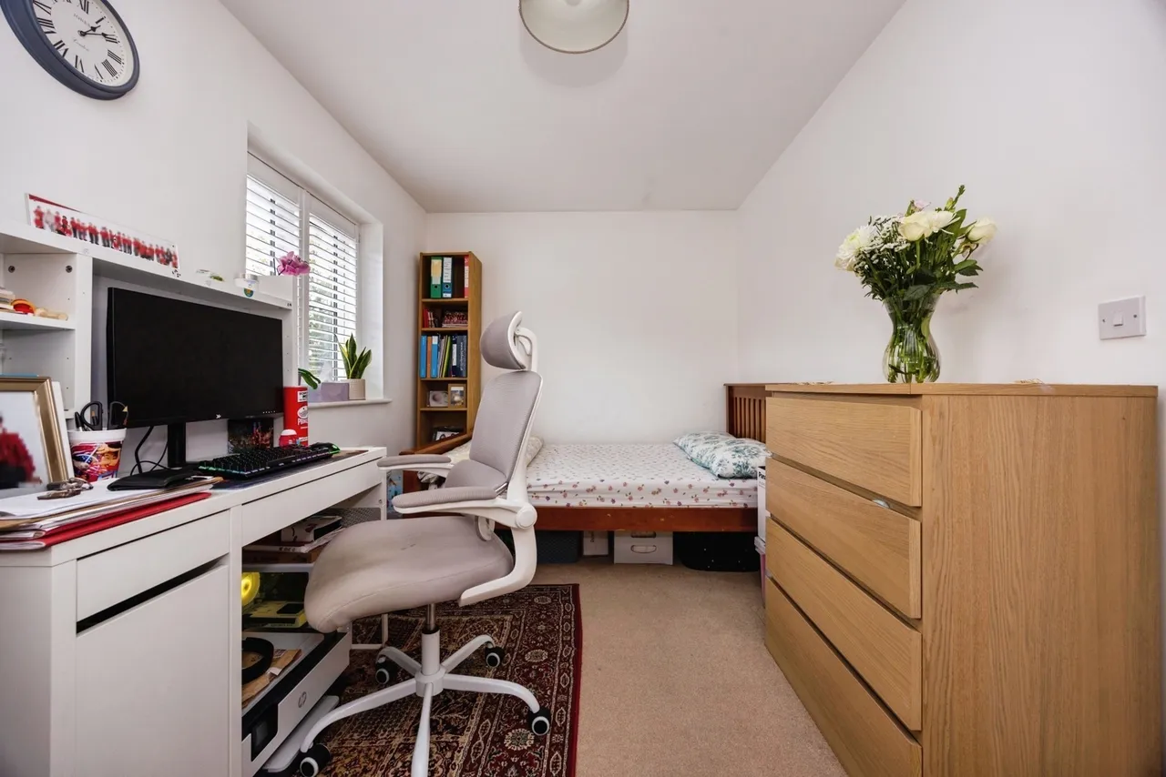 Scarlett's Road, Wellesley, GU11, photo 24