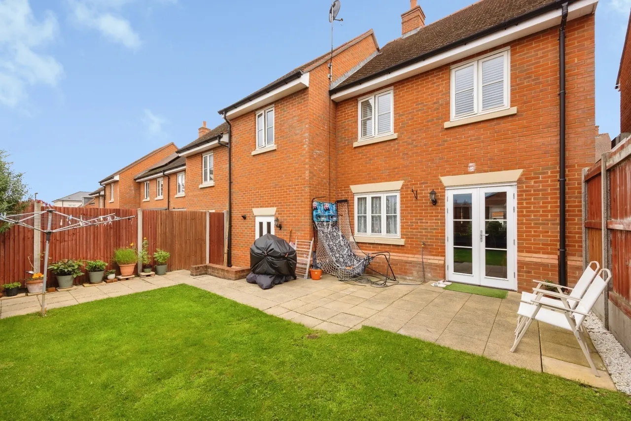 Scarlett's Road, Wellesley, GU11, photo 12