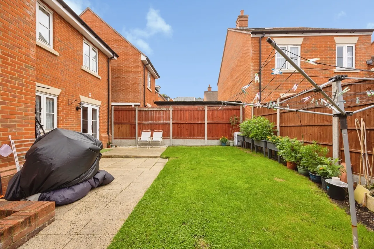 Scarlett's Road, Wellesley, GU11, photo 10