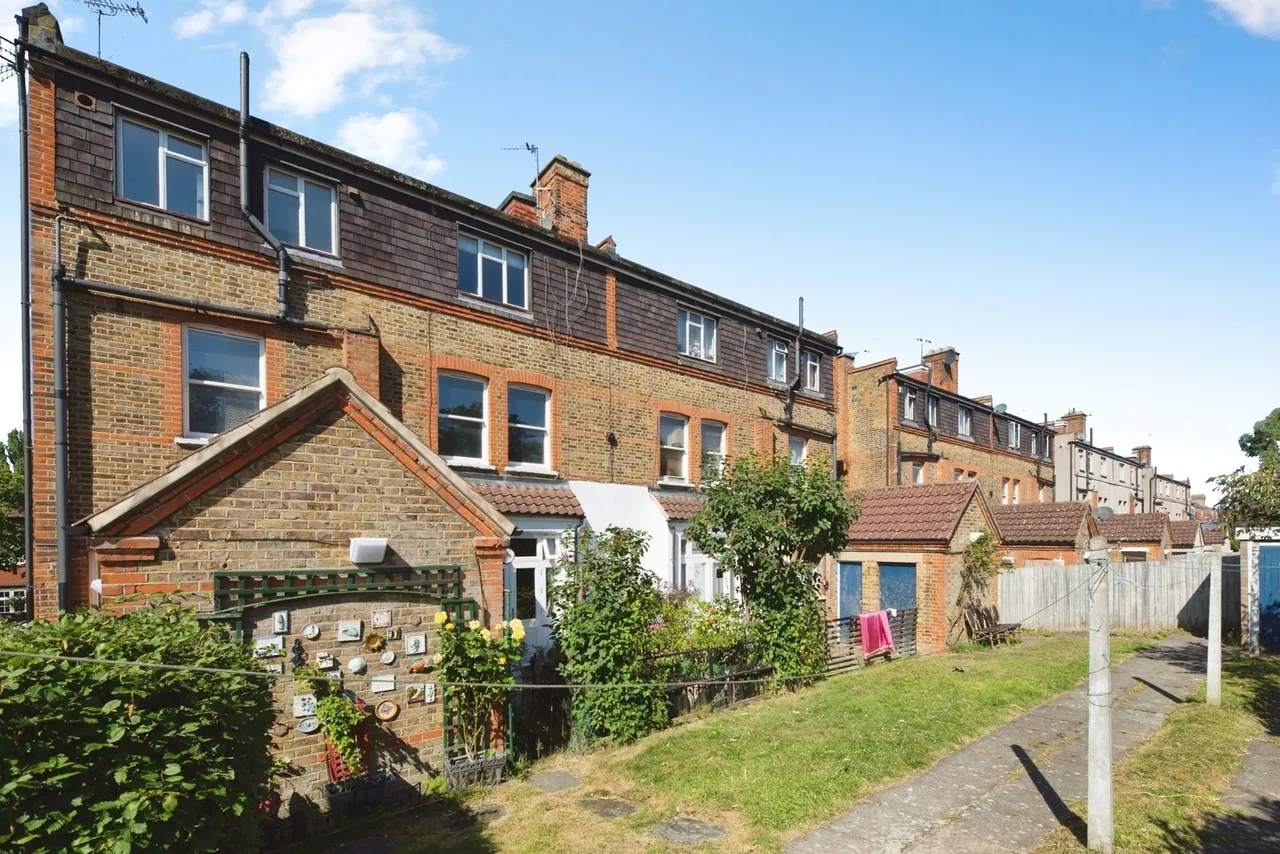 1 bed flat for sale — Montalt Road, Woodford Green, IG8
