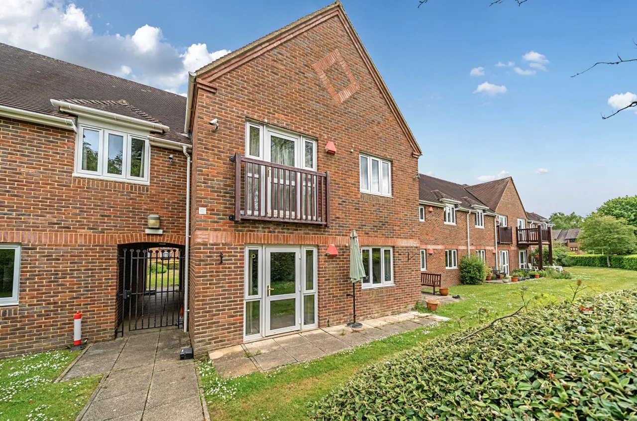 1 bed flat for sale, Adams Way, Alton, GU34