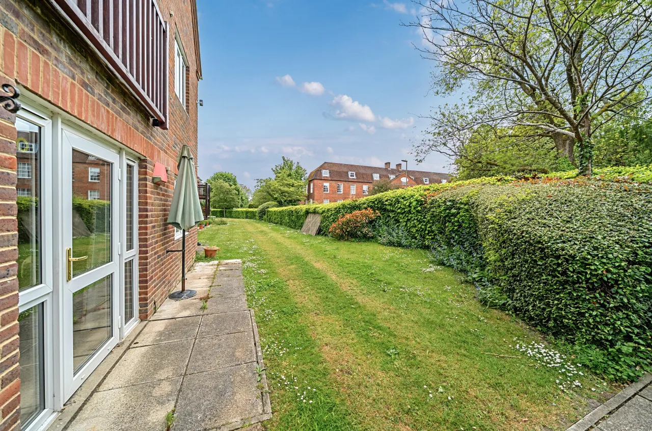 Adams Way, Alton, GU34, photo 2