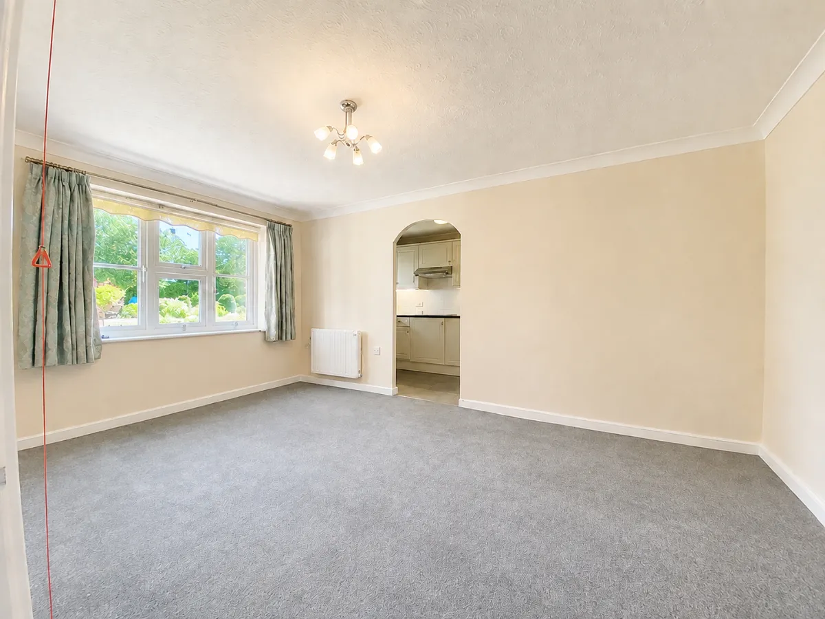 Queenswood House, Eastfield Road, Brentwood, photo 3