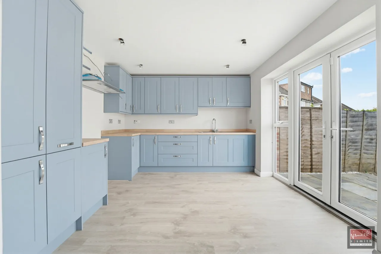 Hogarth Avenue, Ashford, photo 2