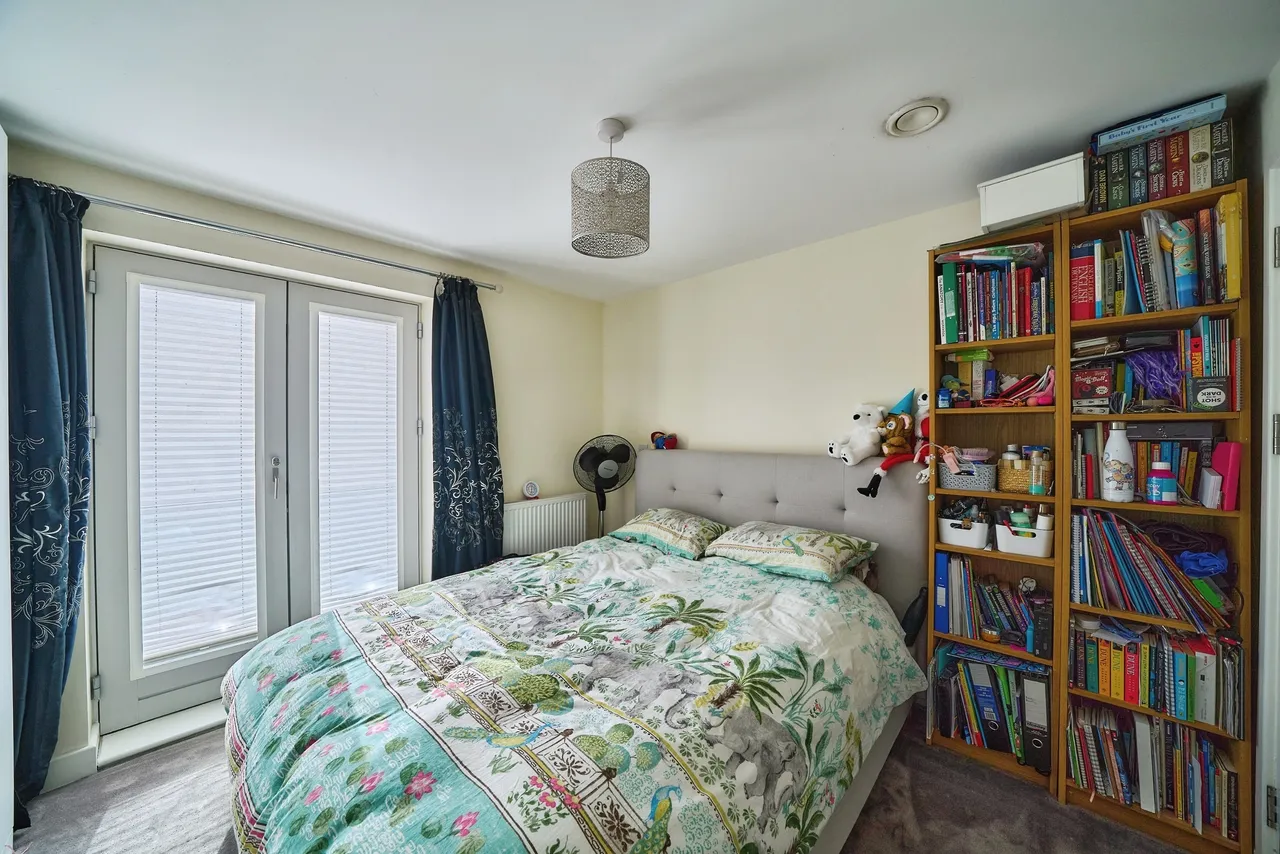 New Mossford Way, Ilford, photo 11