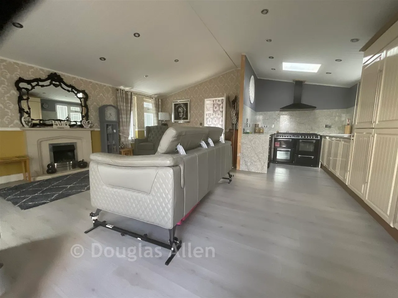 Palm Court, Battlesbridge, SS11, photo 2