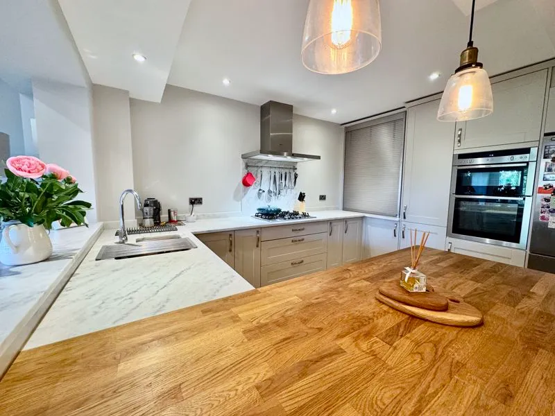 Fieldhead Gardens, Bourne End SL8 5RN, photo 6