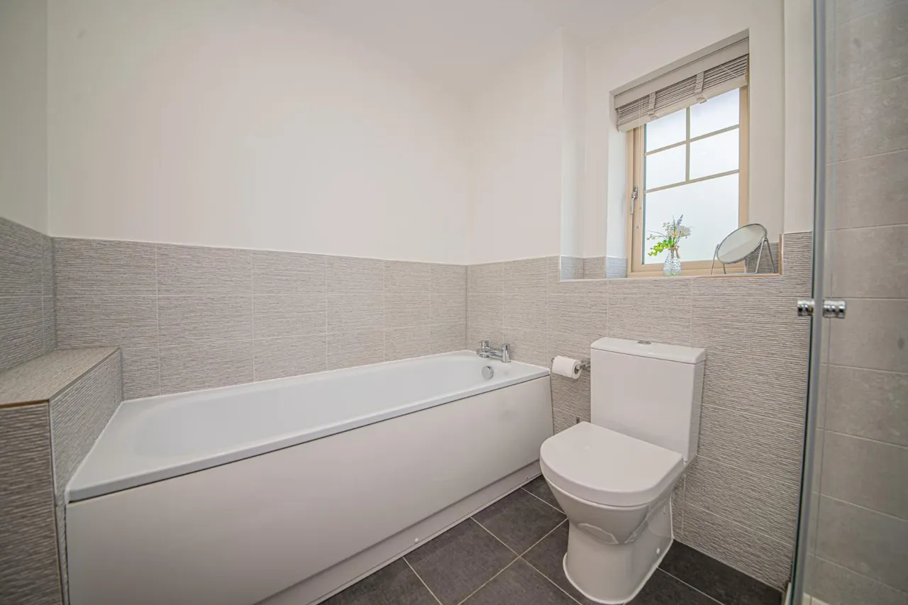 Knowle Park Lane, Fair Oak, EASTLEIGH, Hampshire, SO50 7GL, photo 13