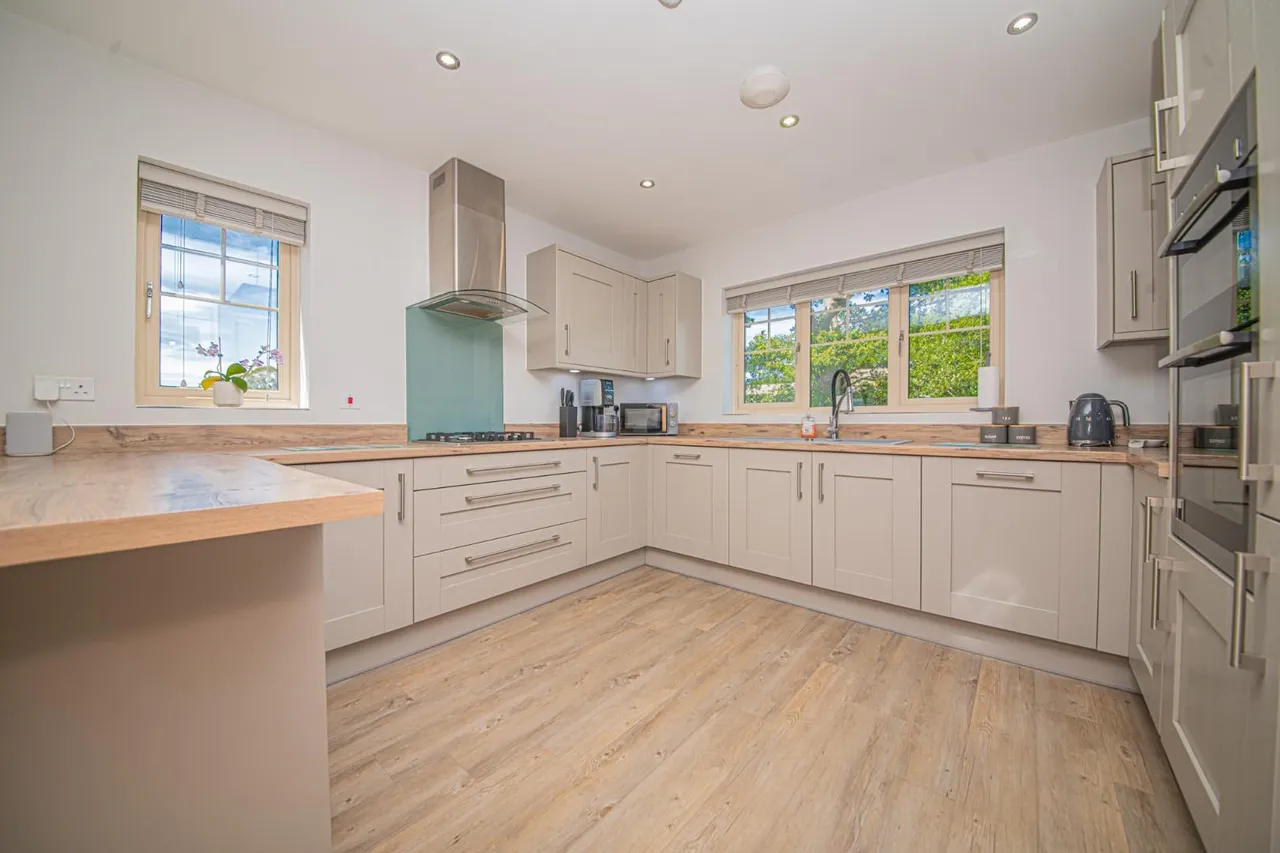 Knowle Park Lane, Fair Oak, EASTLEIGH, Hampshire, SO50 7GL, photo 2