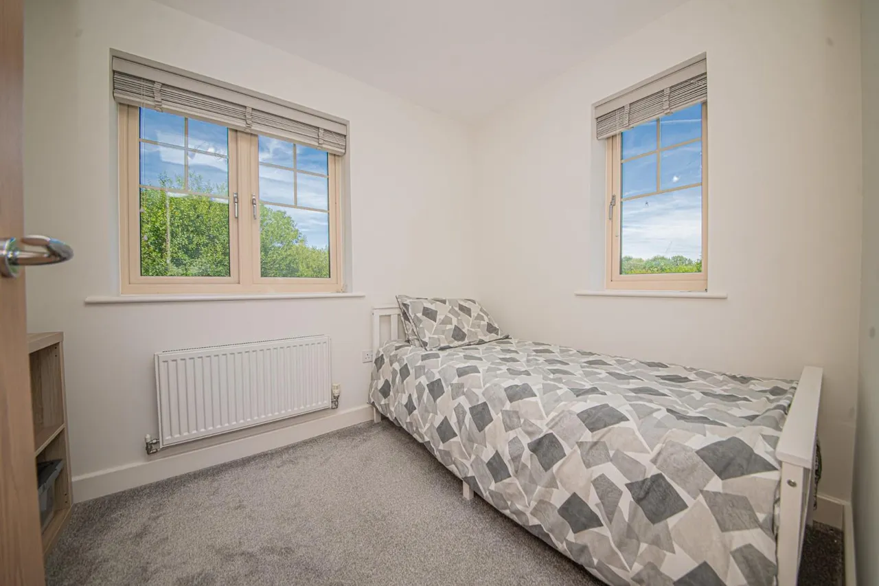 Knowle Park Lane, Fair Oak, EASTLEIGH, Hampshire, SO50 7GL, photo 12