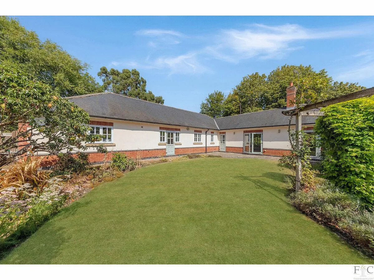 Carlton Gardens, Great Glen, LE8, photo 18