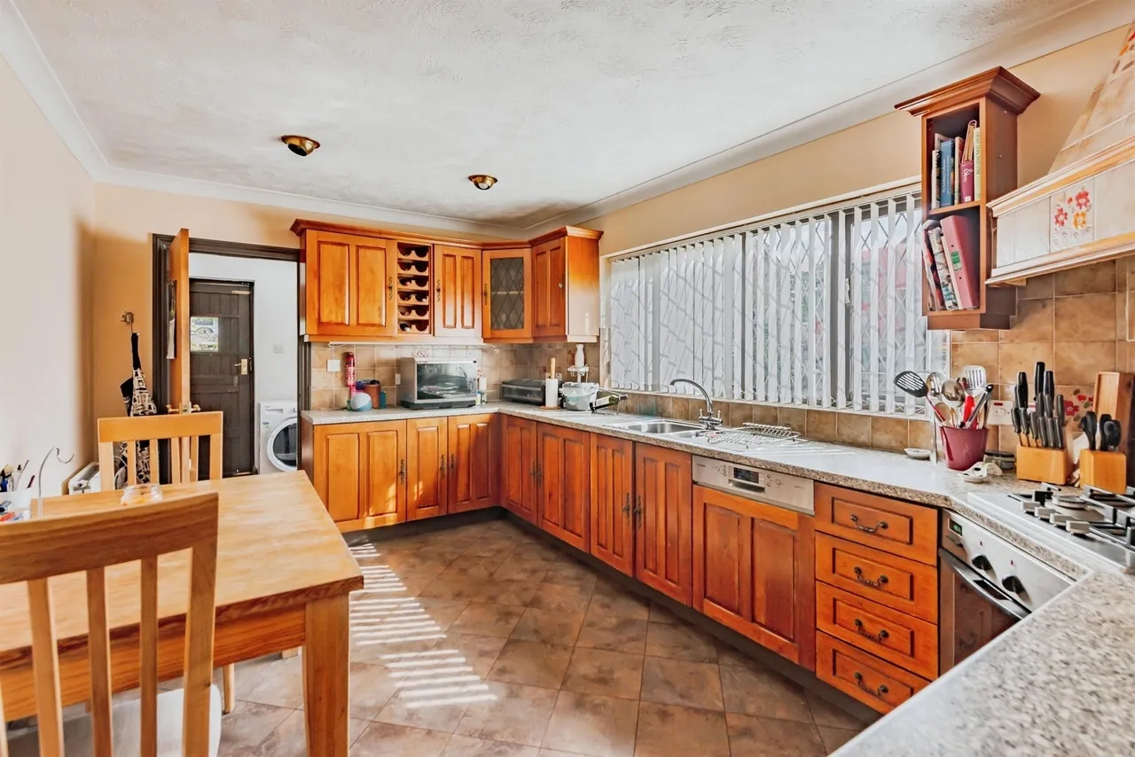 Copthorne Bank, Copthorne, RH10, photo 5