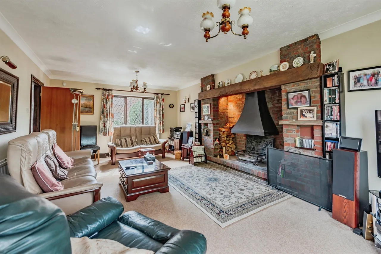 Copthorne Bank, Copthorne, RH10, photo 8