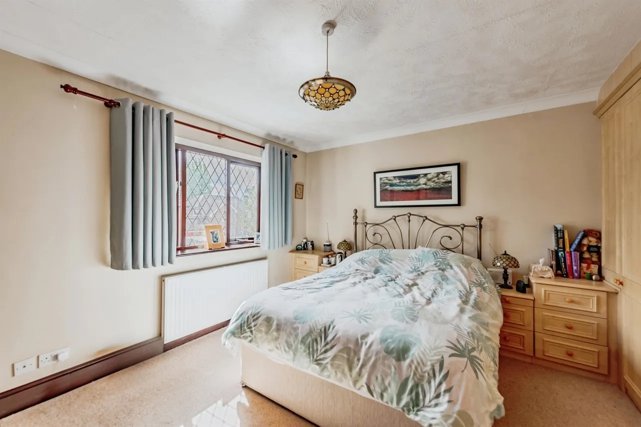 Copthorne Bank, Copthorne, RH10, photo 11