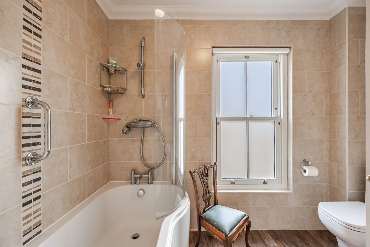 Impressive Four Bedroom Mews, House in, photo 16