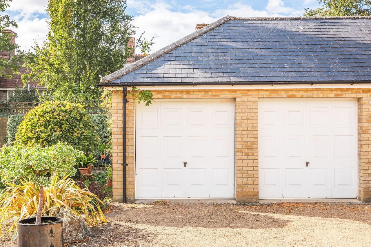 Impressive Four Bedroom Mews, House in, photo 21