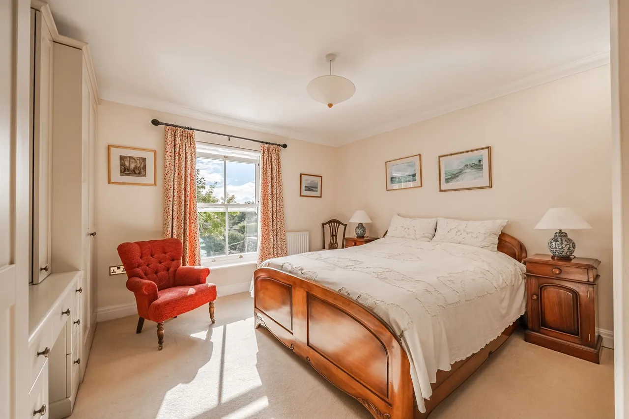 Impressive Four Bedroom Mews, House in, photo 14