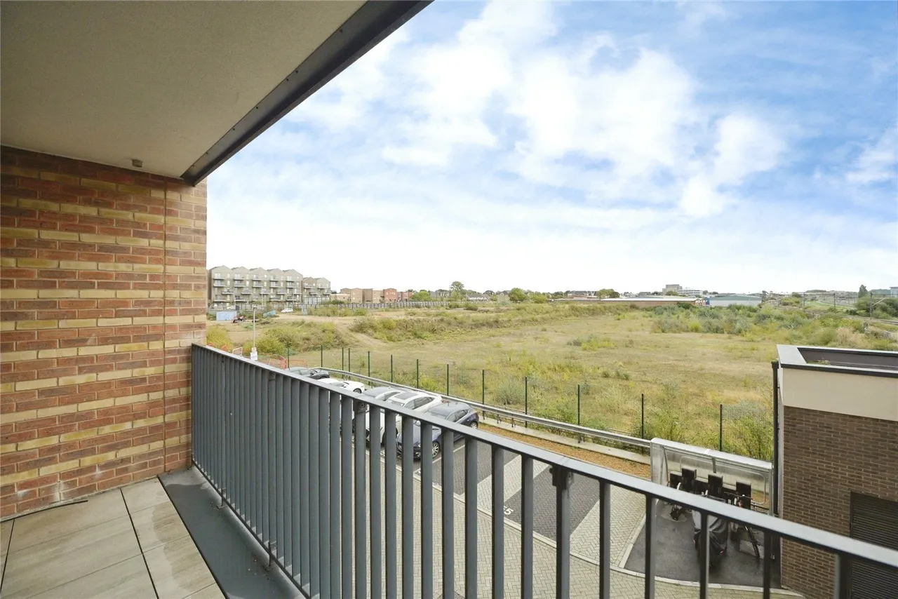 Fitch Way, RM13, photo 4