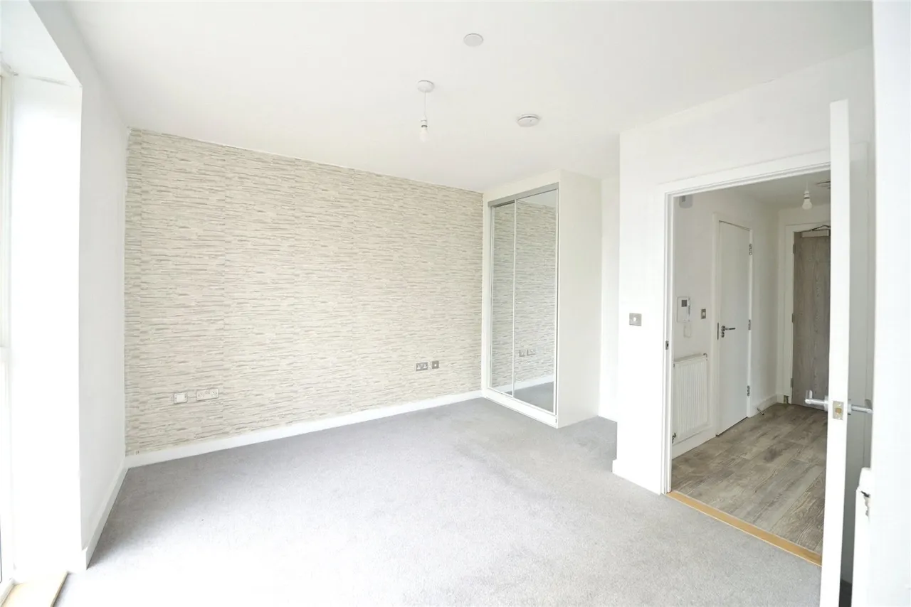 Fitch Way, RM13, photo 3